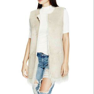 Casual, shearling vest in luxurious cream color